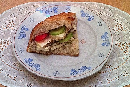 Hei&szlig;er Schafsk&auml;se im Fladenbrot
