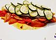 Doradenfilet mit Zucchinischuppen auf mariniertem Gem&uuml;se