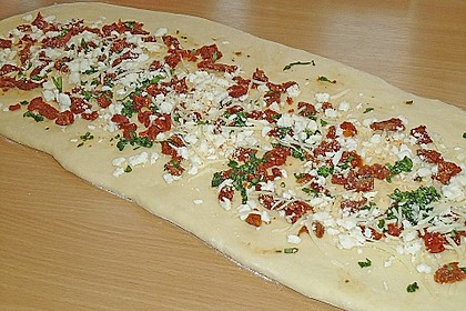 Tomaten-Knoblauch Basilikumbrot 11