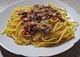 Zitronen-Strangozzi mit Lachs auf Wei&szlig;wein-Kr&auml;uter-Sud