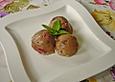 Schokoladeneis mit Brownies und Sauerkirschen