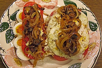 Schlemmerbrot mit Ei, Tomate, Zwiebeln 5