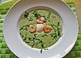 Kartoffel-Radieschenbl&auml;ttersuppe mit Garnelen