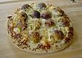 Pizza mit frischen Feigen, Ziegenk&auml;se und Zwiebeln