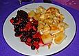 Honigmelone und Mozzarella mit Waldfr&uuml;chten und Ahornsirup