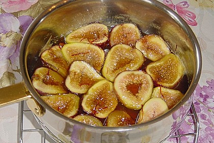 Frische Feigen in Sirup mit griechischem Joghurt 1