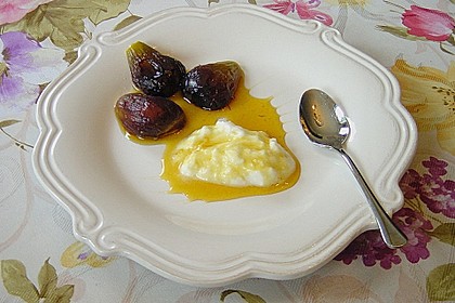 Frische Feigen in Sirup mit griechischem Joghurt 2