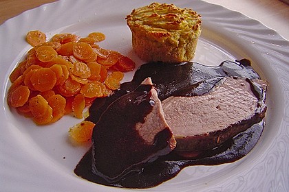 Saftige NT-Kalbsnuss an glacierten M&ouml;hren und Kartoffelsouffl&eacute; 4