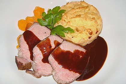 Saftige NT-Kalbsnuss an glacierten M&ouml;hren und Kartoffelsouffl&eacute; 5