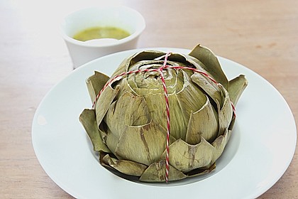 Artischocken mit Kr&auml;uter-Senf-Vinaigrette