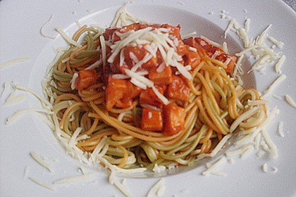 Nudeln mit Tomaten-K&auml;se-So&szlig;e 1