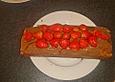 Marmorkuchen mit Vanillecreme und Erdbeeren