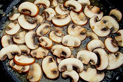 Feines Curry-Kalbsgeschnetzeltes mit Champignons 1