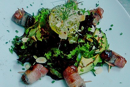 Rucola mit Datteln und Speck