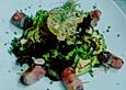 Rucola mit Datteln und Speck
