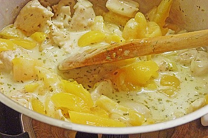 Fruchtiges H&auml;hnchengeschnetzeltes mit Aprikosen in Wein-Estragon Sahnesauce 2