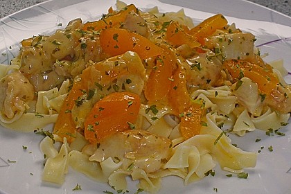 Fruchtiges H&auml;hnchengeschnetzeltes mit Aprikosen in Wein-Estragon Sahnesauce 3