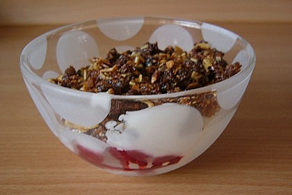 Himbeer-Frischk&auml;se-Sahne-Dessert mit Knusperkruste 1