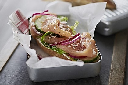 Br&ouml;tchen mit R&auml;ucherlachs