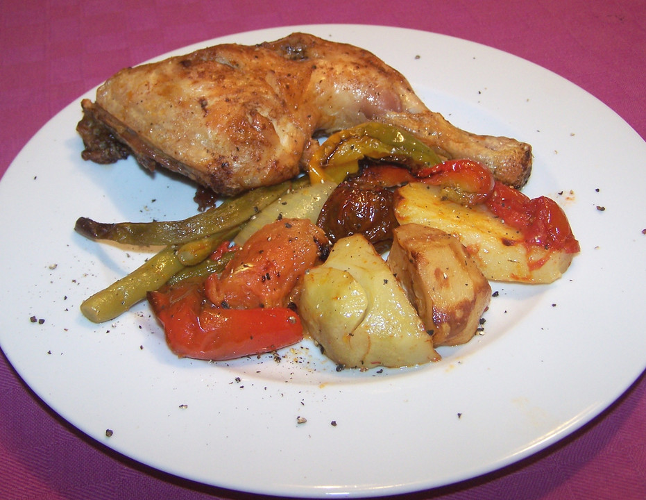 Hähnchen auf Gemüsebett aus dem Backofen (Rezept mit Bild) | Chefkoch.de