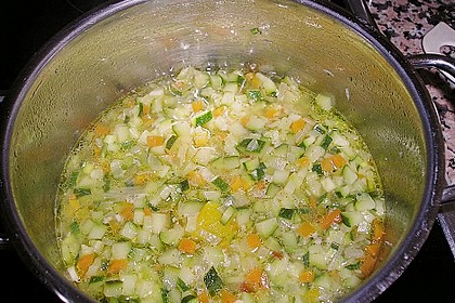Bunte Hacklaibchen in Zucchinisauce 2