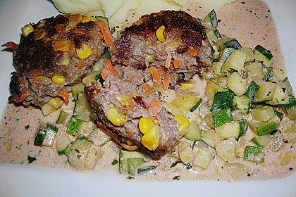Bunte Hacklaibchen in Zucchinisauce 6