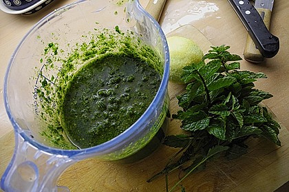 K&uuml;rbiskern-Minze Pesto