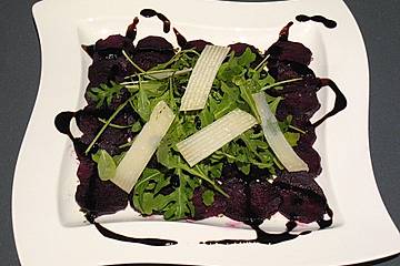 Rote Bete Carpaccio mit Rucola