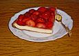 K&auml;sekuchen mit Erdbeeren