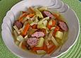 Kohlrabi-Karotten Topf mit Bratwurst