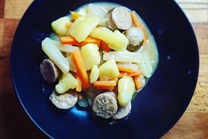 Kohlrabi-Karotten Topf mit Bratwurst 9