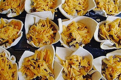 Bl&auml;tterteigmuffins mit Lamm-Champignonf&uuml;llung 3