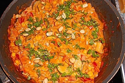 Mein cremiges, veganes Erdnusspfännchen mit Gemüse und Soja 16