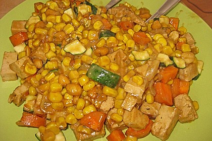Mein cremiges, veganes Erdnusspfännchen mit Gemüse und Soja 22