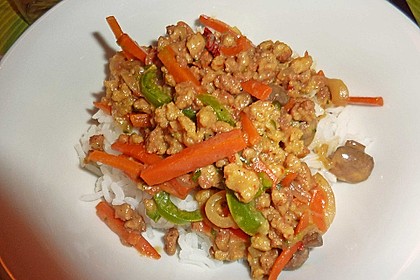 Mein cremiges, veganes Erdnusspfännchen mit Gemüse und Soja 23