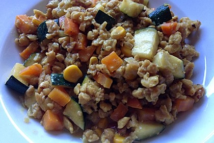 Mein cremiges, veganes Erdnusspfännchen mit Gemüse und Soja 8