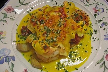 Lasagne mit Garnelen auf Safranspiegel