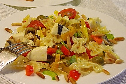 Lauwarmer Nudelsalat mit Mozzarella 5