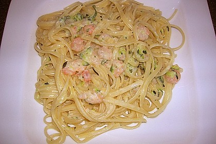 Spaghetti in Zucchini-Shrimps Sahnesauce 7