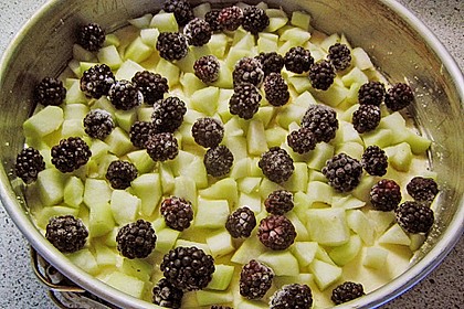 Birnen-Brombeer-Streuselkuchen 2
