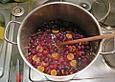 Rote Mirabellenmarmelade mit Chili und Rosmarin