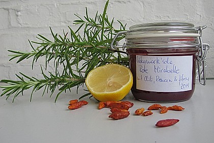Rote Mirabellenmarmelade mit Chili und Rosmarin 1