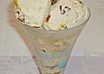 Milchreis-Eis mit Zwetschgen