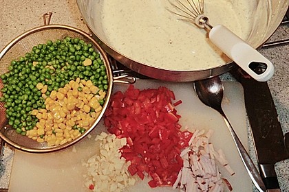 Bunter Nudelsalat gr&uuml;n-rot-gelb 1