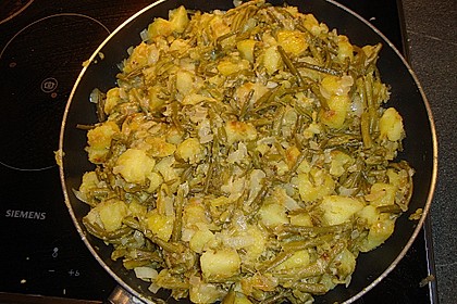 W&uuml;rzige Kartoffel-gr&uuml;ne Bohnen Pfanne 3