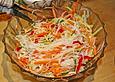 Pikanter vietnamesischer Nudelsalat mit Gurken und  M&ouml;hren