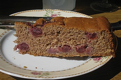 R&uuml;hrkuchen mit Obst