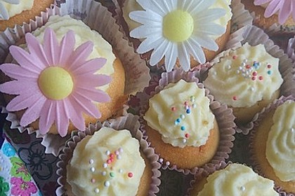 Zitronen-Cupcakes mit Creamcheese-Frosting 43