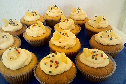 Zitronen-Cupcakes mit Creamcheese-Frosting 72