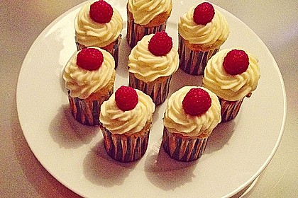 Zitronen-Cupcakes mit Creamcheese-Frosting 37